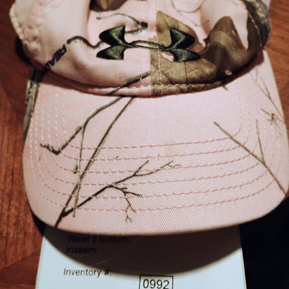 Under Armour Pink Camo Cap        (0992) - Picture 4 of 4